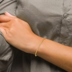10k 2mm Diamond-cut Tube Slip-on Bangle - Image 4
