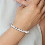 14k White Gold 5.3mm Polished Solid Hinged Bangle Bracelet - Image 4