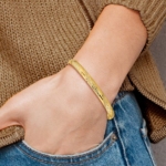 10k Twisted Diamond-cut Flexible Bangle - Image 4