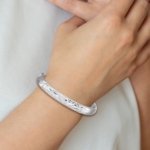 14k 5/16 White Gold Florentine Engraved Hinged Bangle - Image 4